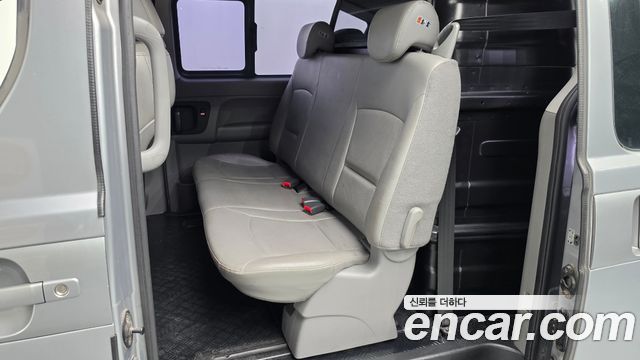 Hyundai Starex 2017 — photo 17