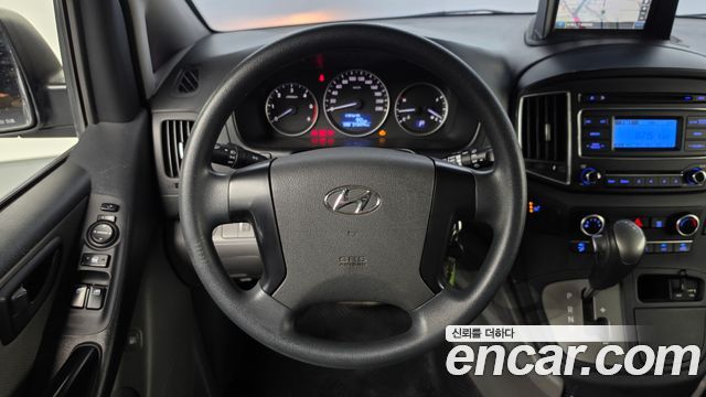 Hyundai Starex 2017 — photo 19
