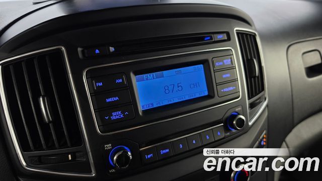 Hyundai Starex 2017 — photo 23