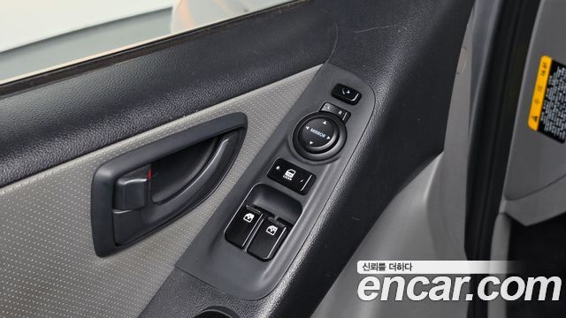 Hyundai Starex 2017 — photo 25