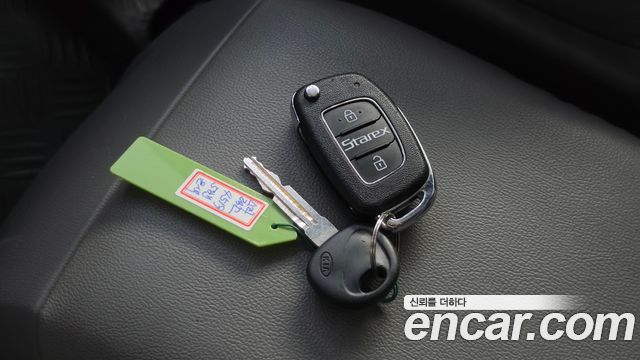 Hyundai Starex 2017 — photo 30