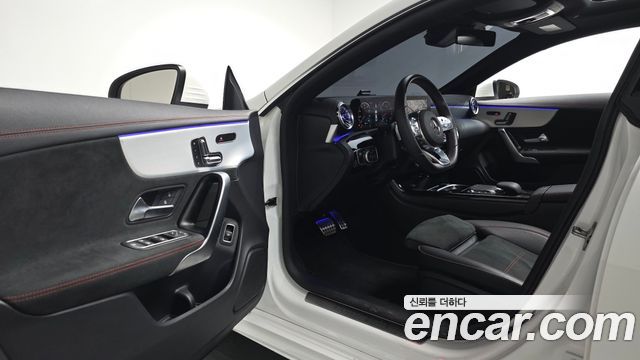 Mercedes-Benz CLA-Class 2023 — photo 13