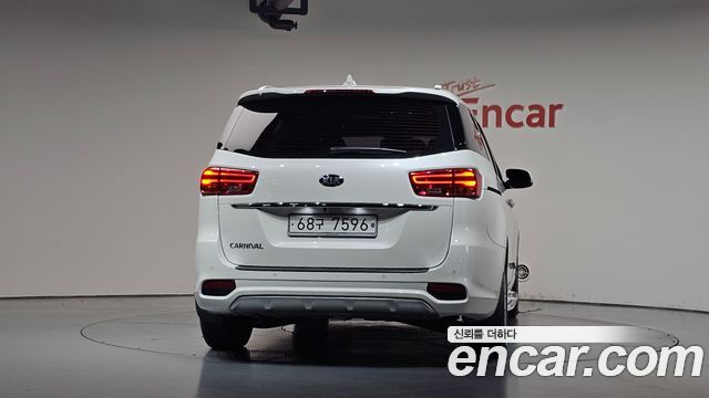 Kia Canival 2019 — photo 4