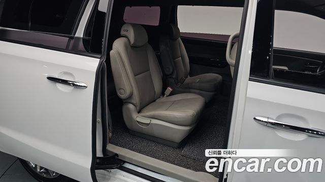 Kia Canival 2019 — photo 18
