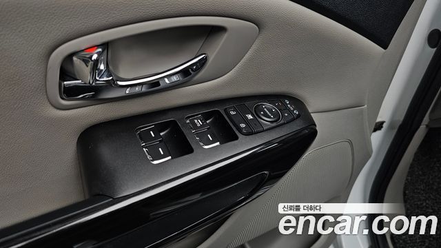 Kia Canival 2019 — photo 23