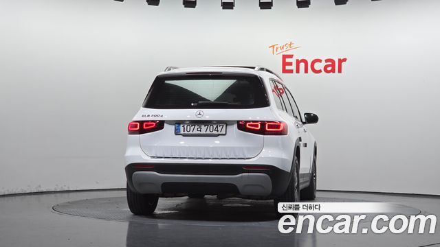 Mercedes-Benz GLB-Class 2021 — photo 4