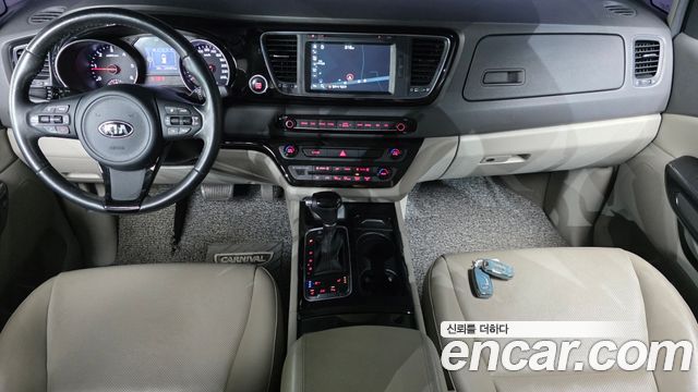 Kia Canival 2015 — photo 10