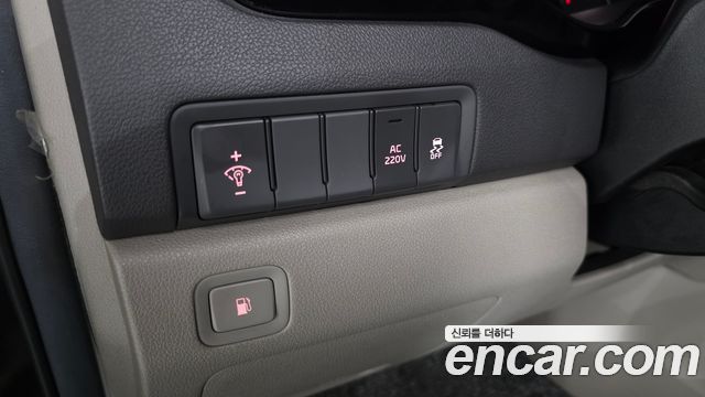 Kia Canival 2015 — photo 18