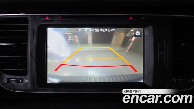 Kia Canival 2015 — photo 21