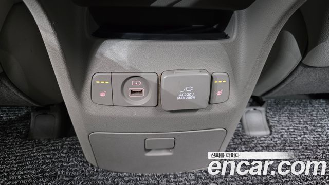 Kia Canival 2015 — photo 23