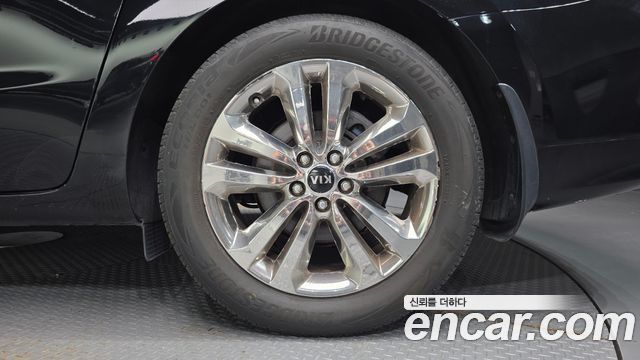 Kia Canival 2015 — photo 7
