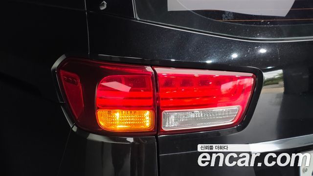Kia Canival 2015 — photo 9