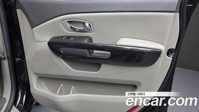 Kia Canival 2015 — photo 14