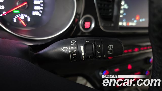 Kia Canival 2015 — photo 28