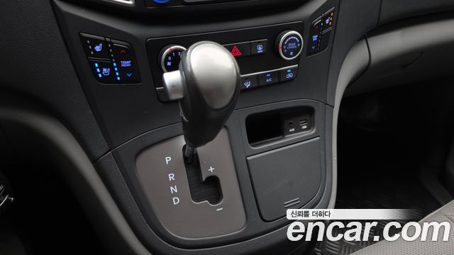 Hyundai Starex 2019 — photo 12