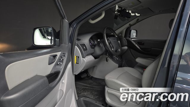 Hyundai Starex 2019 — photo 13