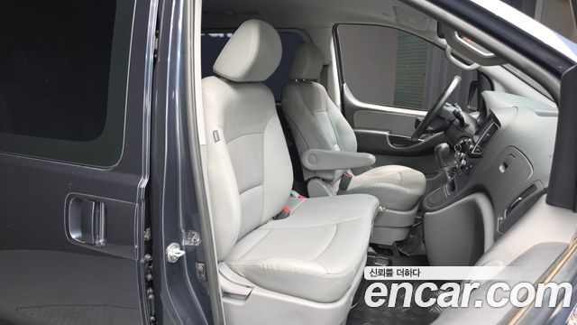 Hyundai Starex 2019 — photo 18