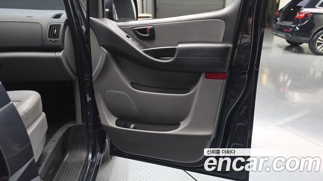 Hyundai Starex 2019 — photo 15