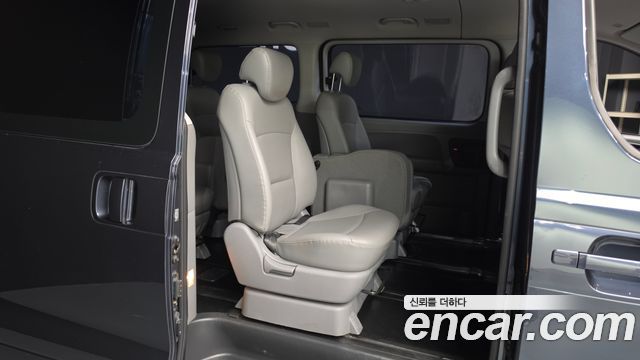 Hyundai Starex 2019 — photo 16