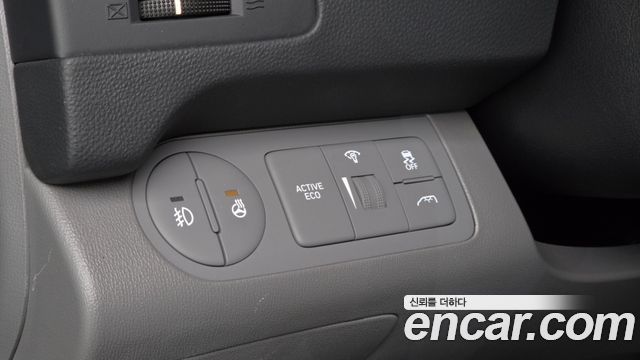 Hyundai Starex 2019 — photo 29
