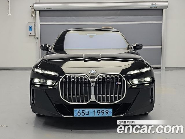 BMW i7 2024 — photo 2