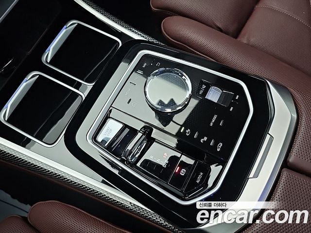 BMW i7 2024 — photo 8