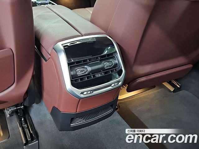 BMW i7 2024 — photo 13