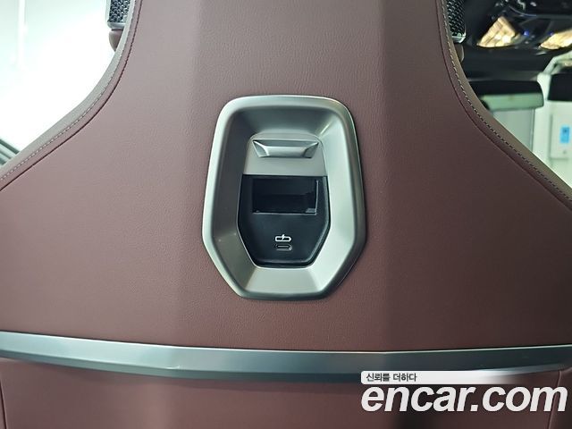 BMW i7 2024 — photo 14