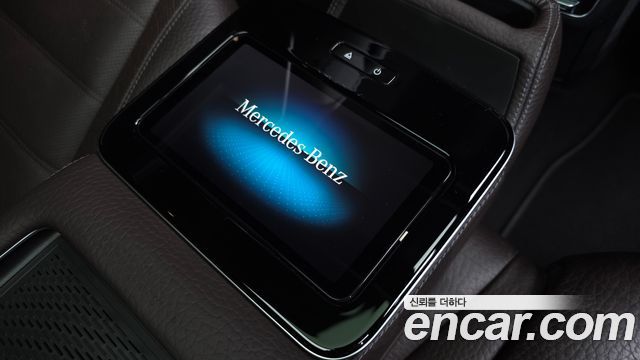 Mercedes-Benz GLS-Class 2023 — photo 23