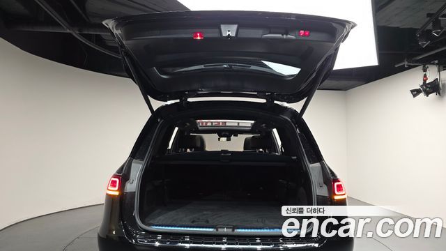 Mercedes-Benz GLS-Class 2023 — photo 26