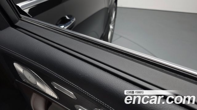 Mercedes-Benz GLS-Class 2023 — photo 31