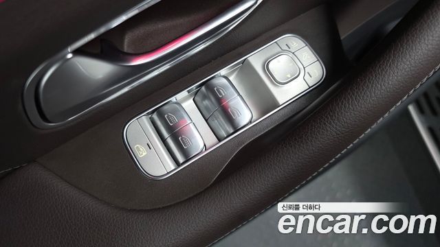Mercedes-Benz GLS-Class 2023 — photo 38