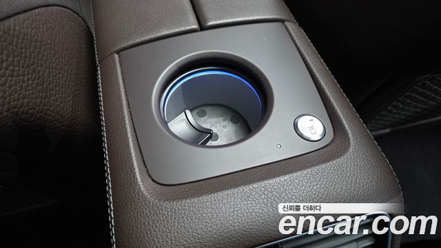 Mercedes-Benz GLS-Class 2023 — photo 40