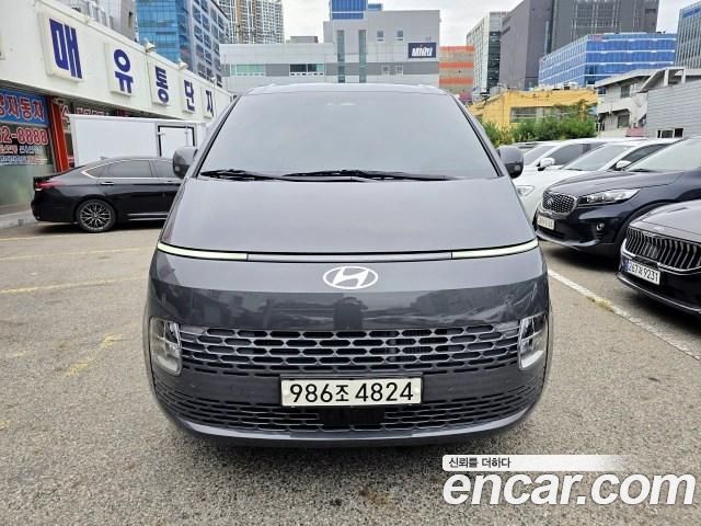 Hyundai Staria 2025 — photo 2