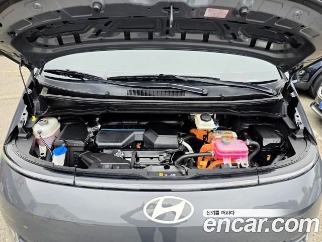 Hyundai Staria 2025 — photo 5