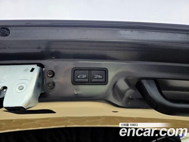 Hyundai Staria 2025 — photo 13