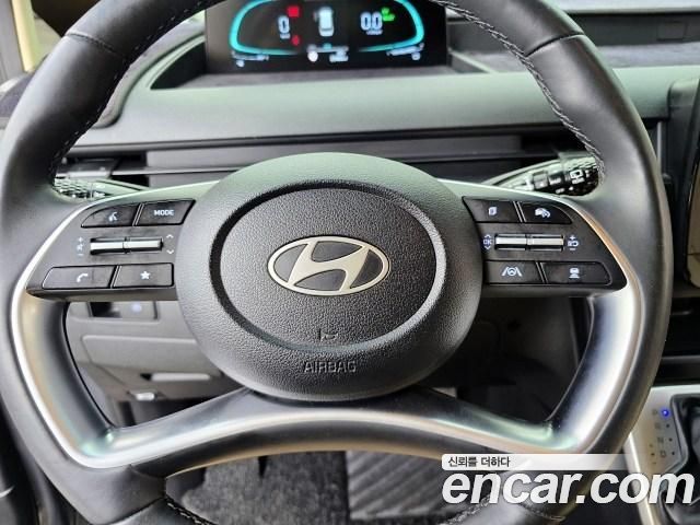 Hyundai Staria 2025 — photo 14
