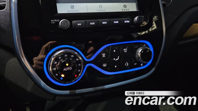 Renault Korea QM3 2017 — photo 25