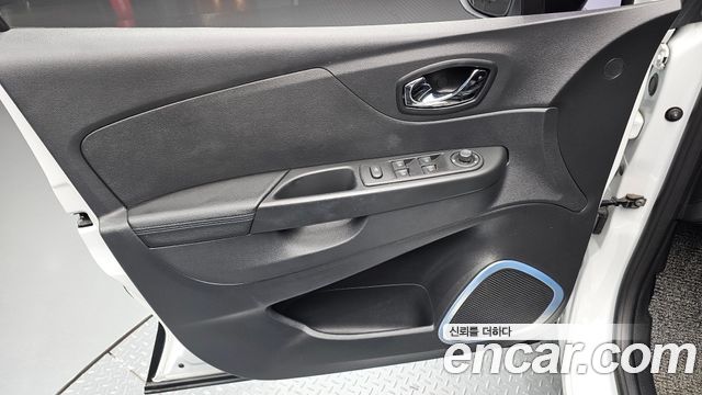 Renault Korea QM3 2017 — photo 14