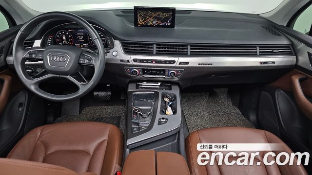 Audi Q7 2019 — photo 11