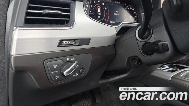 Audi Q7 2019 — photo 21