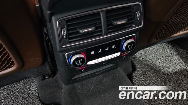 Audi Q7 2019 — photo 23