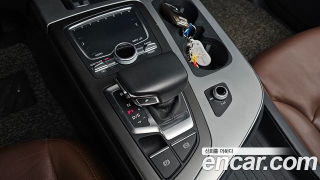 Audi Q7 2019 — photo 16