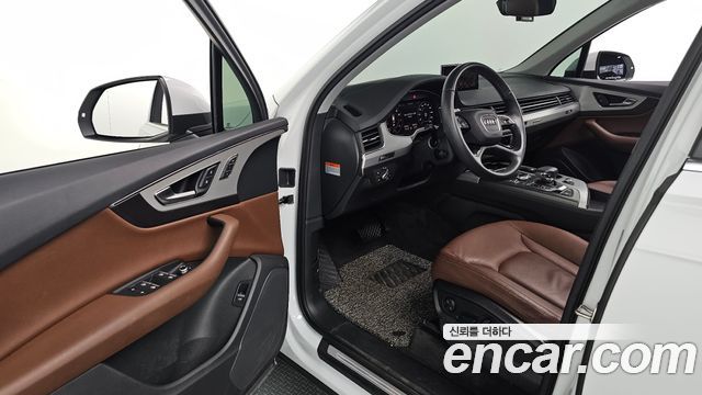 Audi Q7 2019 — photo 27