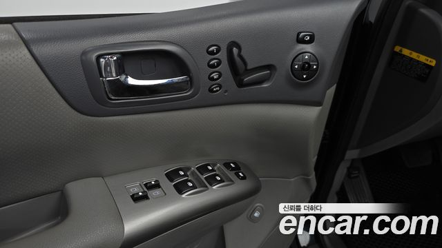 Kia Canival 2013 — photo 24