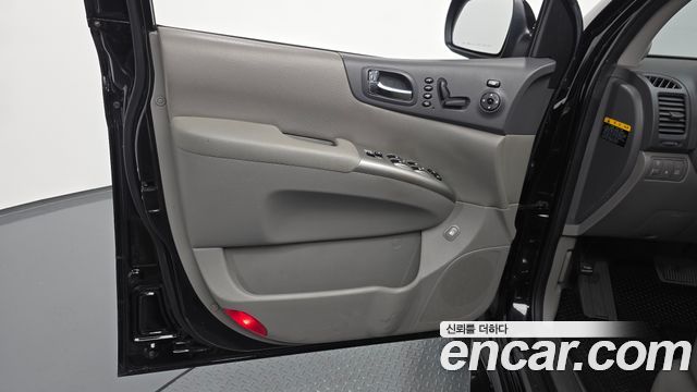 Kia Canival 2013 — photo 14