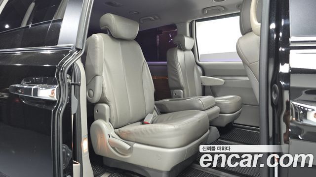 Kia Canival 2013 — photo 16