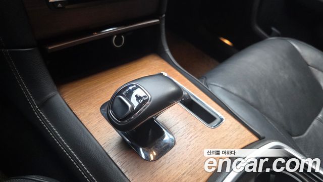 Chrysler 300C 2013 — photo 9