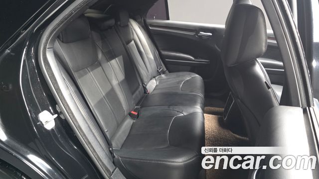Chrysler 300C 2013 — photo 12