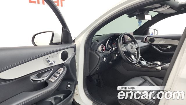 Mercedes-Benz GLC-Class 2017 — photo 10